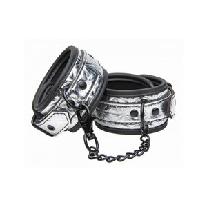 Handfesseln im Metallic-Look